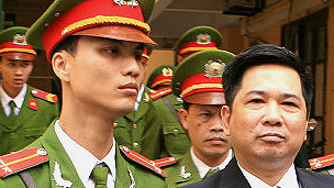 Nhà bất đồng chính kiến Cù Huy Hà Vũ trong vòng vây công an