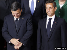 EU Commission President Jose Manuel Barroso (left) and President Nicolas Sarkozy
