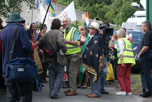 John Sergeant leads Llangollen eisteddfod parade - kinda