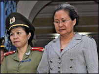 Bà Thương Nguyễn Cúc Foshee hôm ra tòa