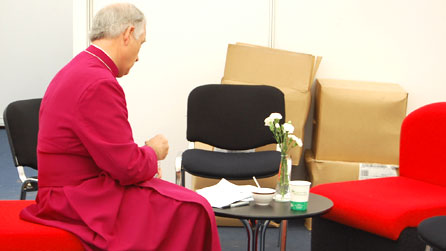 Myfyrio cyn traddodi ei bregeth