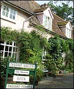 Leafy 16th century cottage, also museum