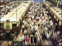 پینتالیس لاکھ شہری روزآنہ بسوں میں سفر کرتے ہیں