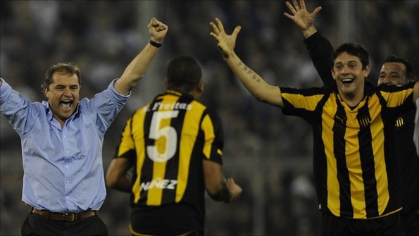 Diego Aguirre (left) has guided Penarol to the final of the Copa Libertadores.