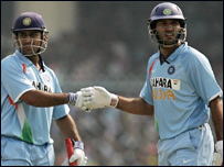 युवराज और धोनी