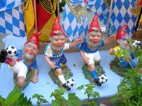 gnomes1_203.jpg