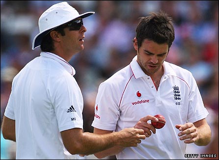 Michael Vaughan and James Anderson try to keep patient