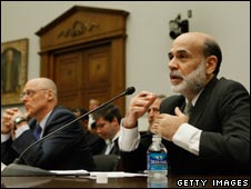 Ben Bernanke (bên phải) và Henry Paulson