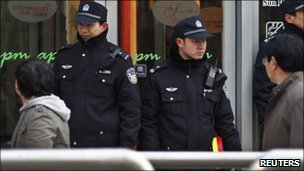 中国公安人员在北京王府井值勤