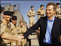 Tony Blair ve İngiliz askerleri