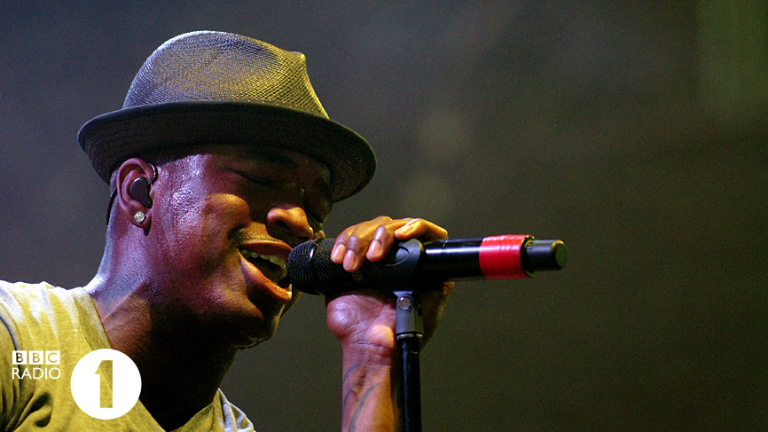 Neyo on the main stage