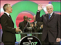 Gary Lineker with Sir Bobby Robson at the 2007 BBC Sports Personality of the Year