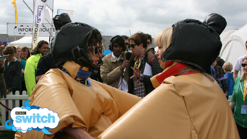 Annie and Sara are ready to do battle