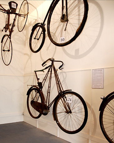 Dursley-Pedersen Model Royal