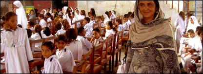 مختار مائی اپنے سکول میں