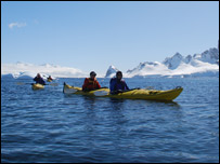 在南极掌皮划艇