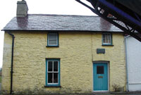 Cartref y bardd Dewi Emrys