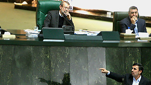 احمدی نژاد در مجلس 