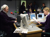 Students interview Roger "William Roscoe" Phillips