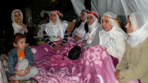 Açlık grevindekilerin yakınları