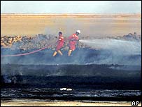 Iraklı itfaiyeciler (Arşiv)