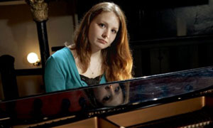Classical Star: Sophie plays the Piano