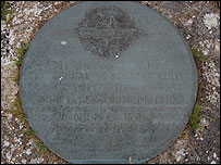 Commemorative plaque to Charles Rolls.