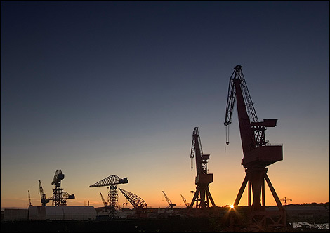 Swan Hunter sunrise taken by Alan Warriner