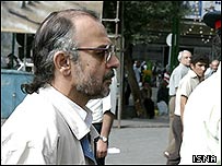 هاشم آغاجری علاوه بر زندان به محکوميت از حقوق اجتماعی نيز محکوم شده است