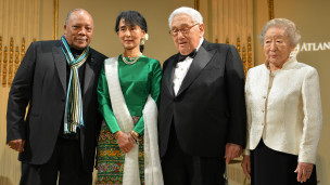 Bà Suu Kyi nhận phần thưởng Công dân toàn cầu ở Mỹ