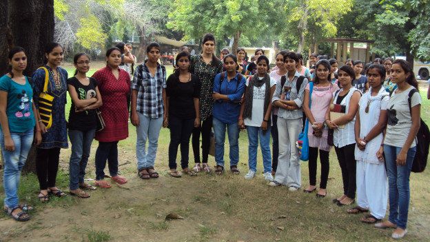 इंद्रप्रस्थ कॉलेज की हिंदी छात्राएं