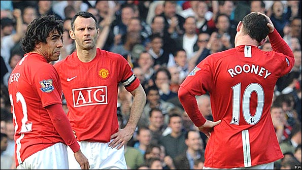 Carlos Tevez, Ryan Giggs, Wayne Rooney, Fulham v Manchester United