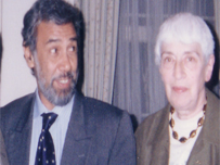 Carmel bersama Xanana Gusmao tak lama setelah tokoh pro-kemerdekaan Timor Timur itu dibebaskan dari tahanan 1999 