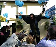 Leslie still proves a big media draw!