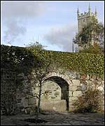 The Golden Well, Bovey Tracey