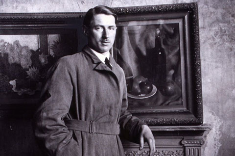 Alfred Janes photographed in 1936 in his studio in College Street, Swansea. Photo courtesy of Hilly Janes