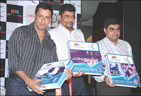 Shemaroo recently celebrated the launch of their films on DVD. Present on the occasion were: Madhur Bhandarkar, Atul Maru and Shantonu Adiitya