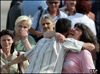 محکومان آزاد شده در فرودگاه صوفیه