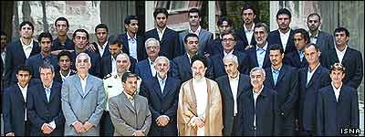 تيم ملی فوتبال به همراه آقای خاتمی