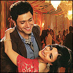 Shiney and Soha in Khoya Khoya Chand