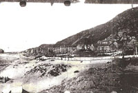 Lein o ddillad yn y Bermo - llun gan Mair Jones