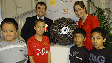 Jonathan Gravell, Nia Wyn Jones a'r cerflunwyr