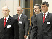 Grupi i Unitetit pas një takimi më të hershëm (arkiv)