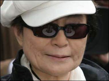 Yoko Ono vists Coventry