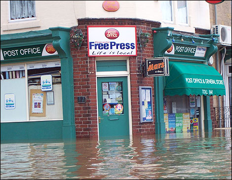 Toll Bar Post Office under water, June 2007