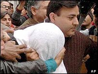 ویب سائٹ پر فحش تصاویر پوسٹ کرنے کی وجہ سے بازی ڈاٹ کام کے سی ای او کو حال ہی میں عدالت جانا پڑا