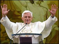 A tense Turkey awaits the arrival of the Pope