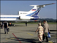 TU-154 na letišti v Soči