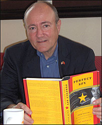 Giáo sư Larry Berman ở Hà Nội