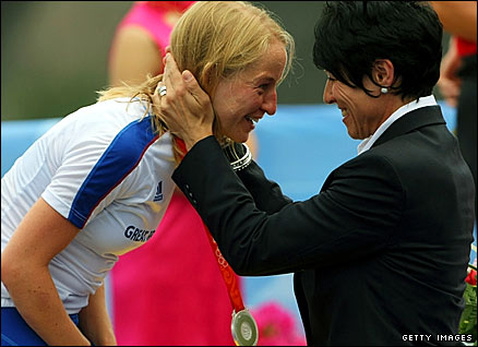 Emma Pooley receiving her silver medal